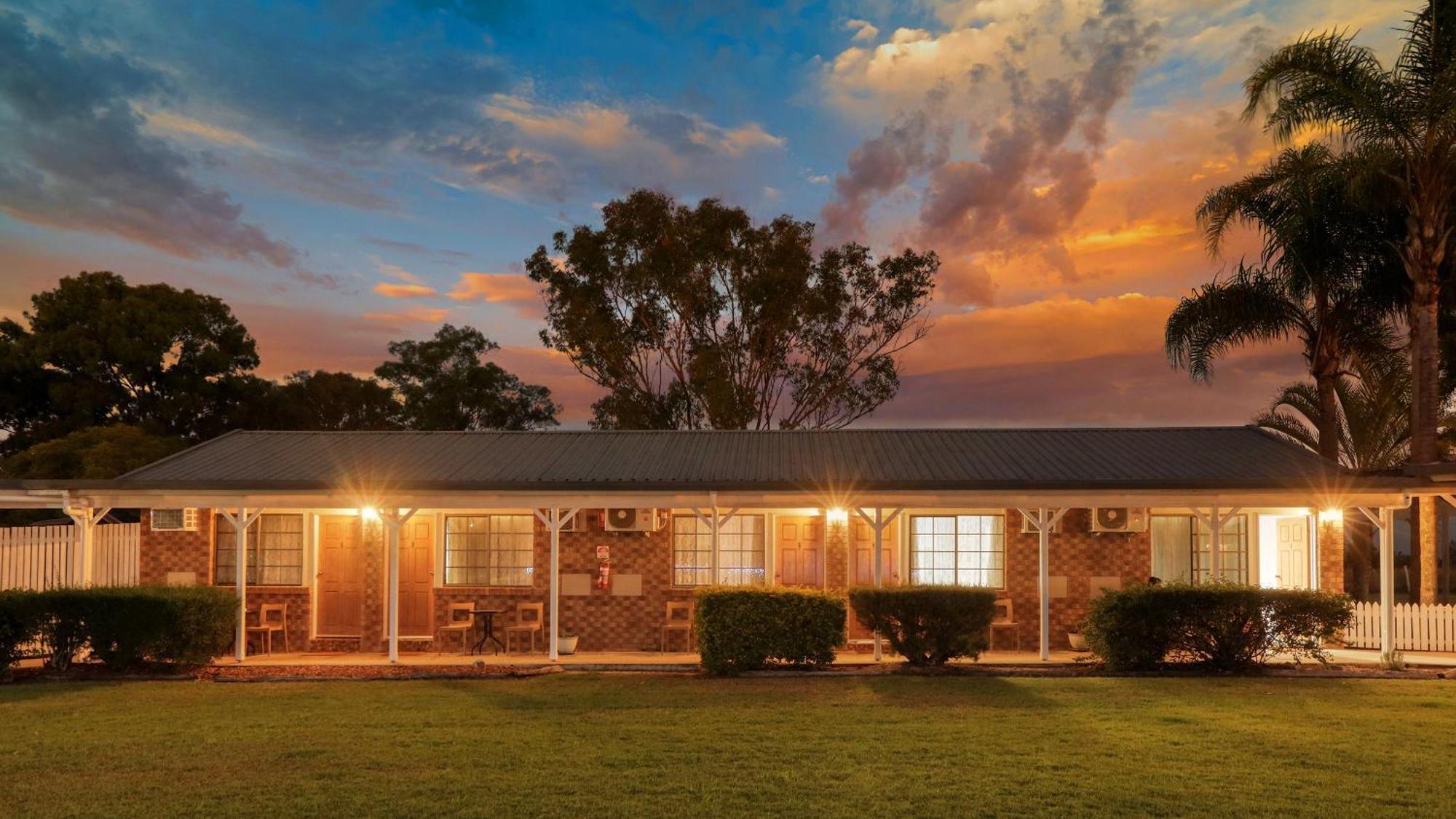 Koorawatha Homestead Motel Bororen Exteriör bild
